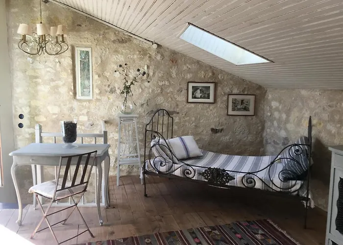 Maison Boheme בית נופש Rou-Marson